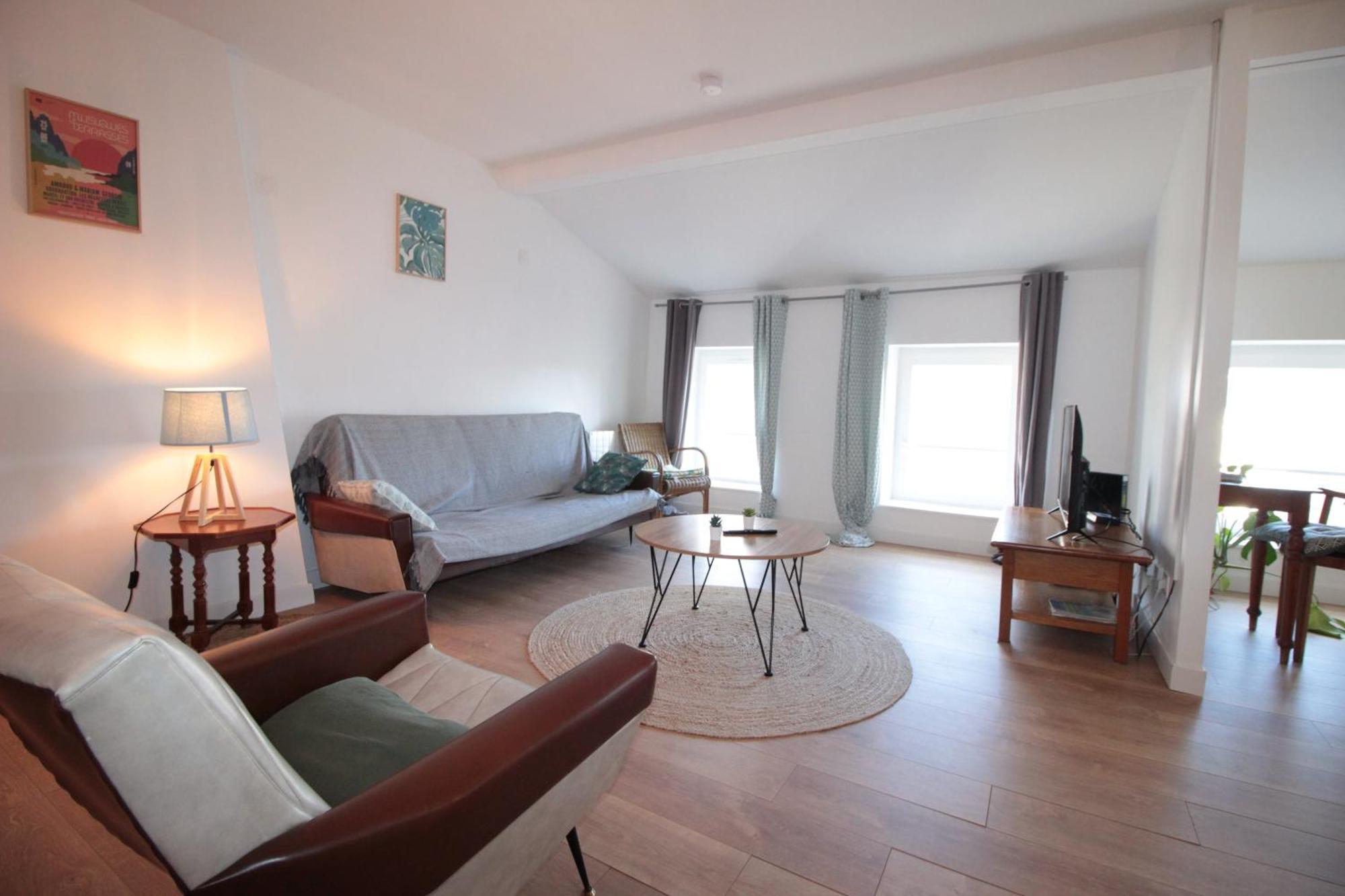 Logement Neuf "Meuse" - Hyper Centre - Parking Proche - Proche Gare - 4 Chambres - Terrasse Couverte - Wifi ! Gere Par Prestazen'Services Verdun-sur-Meuse Esterno foto