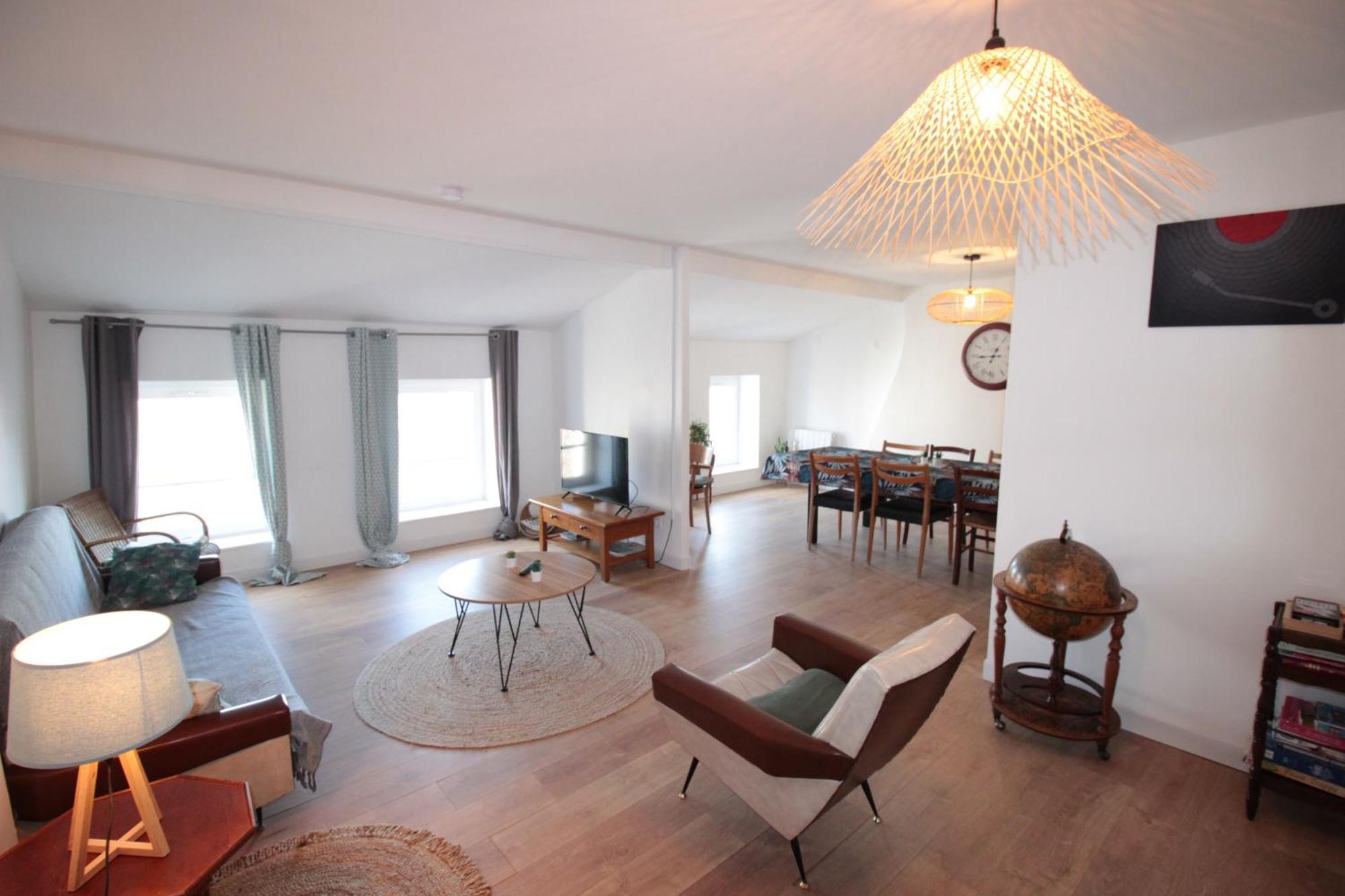 Logement Neuf "Meuse" - Hyper Centre - Parking Proche - Proche Gare - 4 Chambres - Terrasse Couverte - Wifi ! Gere Par Prestazen'Services Verdun-sur-Meuse Esterno foto