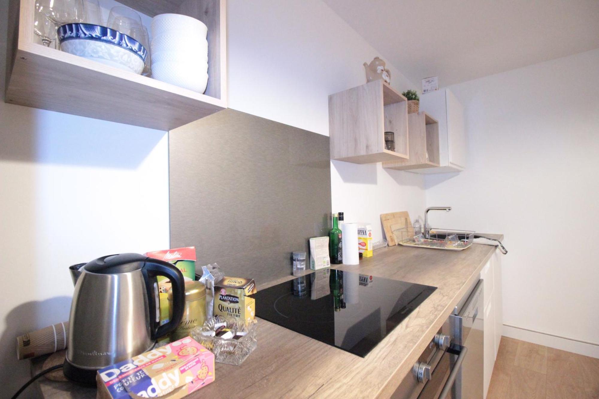 Logement Neuf "Meuse" - Hyper Centre - Parking Proche - Proche Gare - 4 Chambres - Terrasse Couverte - Wifi ! Gere Par Prestazen'Services Verdun-sur-Meuse Esterno foto
