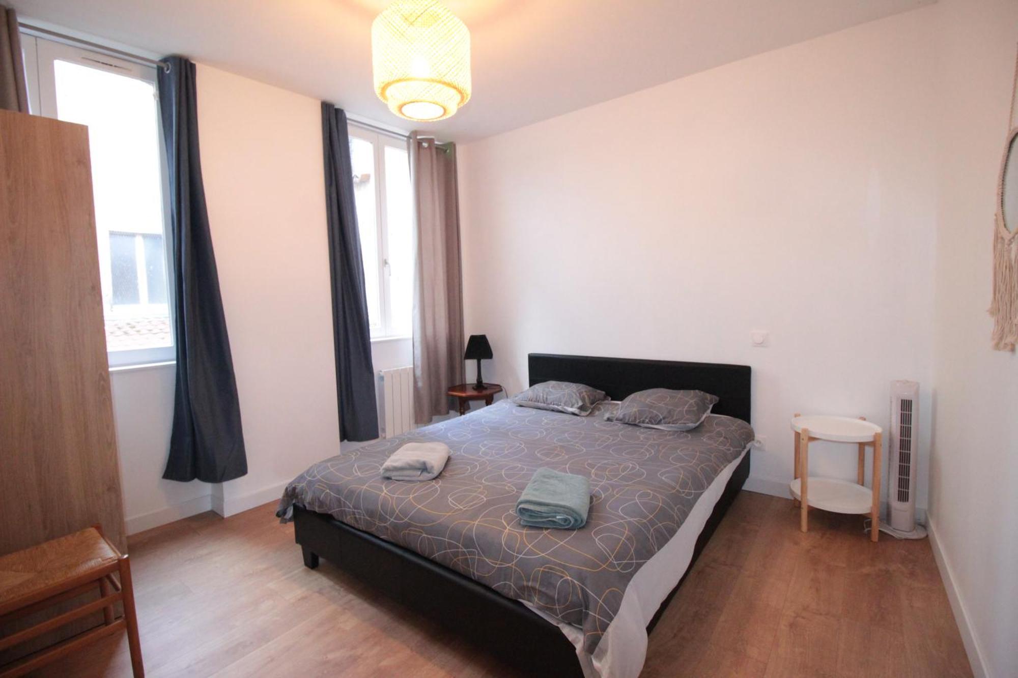 Logement Neuf "Meuse" - Hyper Centre - Parking Proche - Proche Gare - 4 Chambres - Terrasse Couverte - Wifi ! Gere Par Prestazen'Services Verdun-sur-Meuse Esterno foto