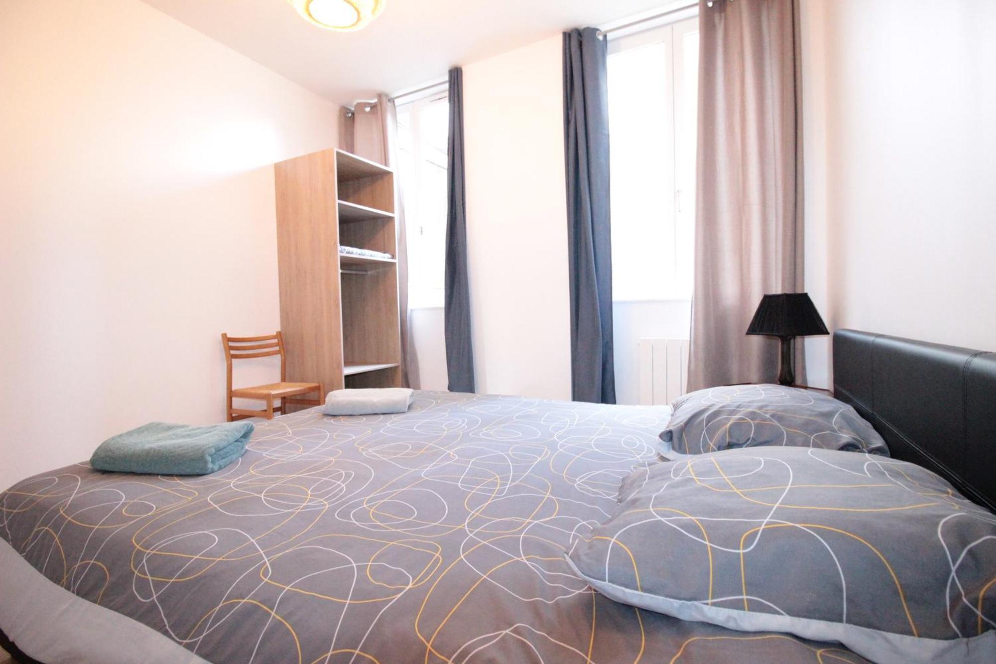 Logement Neuf "Meuse" - Hyper Centre - Parking Proche - Proche Gare - 4 Chambres - Terrasse Couverte - Wifi ! Gere Par Prestazen'Services Verdun-sur-Meuse Esterno foto